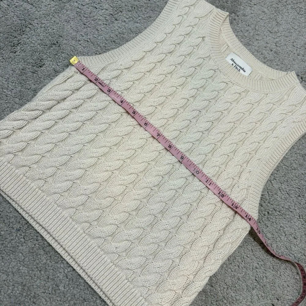 Abercrombie & Fitch Cream Cable Knit Sweater Vest Size S